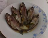 Foto del paso 3 de la receta: Pescado de río en alcaparras