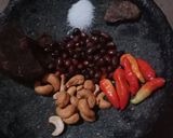 Foto langkah ke 1 dari resep Sambal rujak buah.