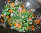 A picture of step 6 of Veg Schezwan Noodles.