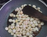 A picture of step 3 of Caramelised Makhana.