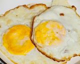 Foto langkah ke 1 dari resep Telur Mata Kicap.