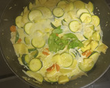 Foto del paso 4 de la receta: Curry verde de calabacín, manzana y soja texturizada