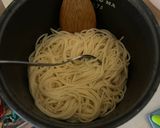 Foto langkah ke 1 dari resep Spaghetti Aglio E Olio With Shrimp.