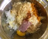 عکس مرحله 1 از دستور کوکو سیب زمینی خام با پودر سوخاری 🍘