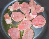 Foto del paso 1 de la receta: Solomillo de cerdo con salsa de cebolla y morcilla picante