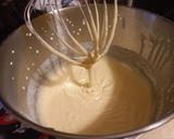 Foto del passaggio 3 della ricetta Ciambella sofficissima alla panna