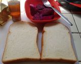 รูปขั้นตอนการทำที่ 1 ของ Red Dragon fruit Honey Toast