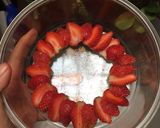 Foto langkah ke 1 dari resep Strawberry pudding with choco lava.