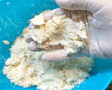 Foto del paso 5 de la receta: Pastel de nueces y dulce de leche con cobertura crujiente, “sin gluten”