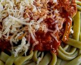 Foto del paso 5 de la receta: Fettuccine con sabor a pesto, bañado de salsa bolognesa