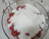 صورة لخطوة 1 من وصفة مربى الفرولة