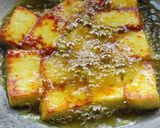 A picture of step 1 of Paneer Capsicum Curry.