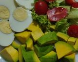 Gambar langkah 2 resipi Salad Telur Rebus & Avocado.