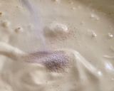 Foto langkah ke 4 dari resep Sponges Cake topping keju.