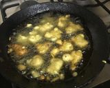 A picture of step 3 of Onion Pakodas.