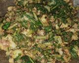 मूली के पत्तों की भूर्जी (Mooli ke patto ki bhujri recipe in hindi) रेसिपी चरण 2 फोटो