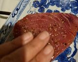 Foto del paso 3 de la receta: Medallón de atún sellado
