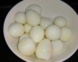 Hình bước làm 1 của món Sườn non rim trứng cút
