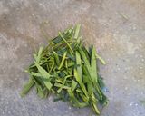 Foto langkah ke 4 dari resep Ayam sambal daun jeruk.
