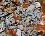 Foto del paso 3 de la receta: Cazuela de mariscos con arroz amarillo