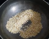A picture of step 1 of Rose shaped oats granuola with buttermilk.