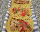 Foto del paso 3 de la receta: Panqueques de harina de arvejas rellenos con escalibada