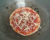 Foto langkah ke 6 dari resep Pizza sederhana.