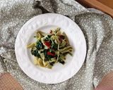 Foto del passaggio 5 della ricetta Tagliatelle alla polvere di moringa con verdure di stagione