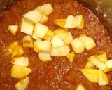 A picture of step 2 of Egg apple curry.