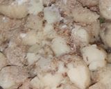 A picture of step 3 of Falihari aloo.