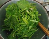 Foto langkah ke 2 dari resep Tumis genjer.