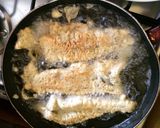Foto del paso 6 de la receta: Pescado frito 🐟base eneldo y orégano papas cocidas y ensalada