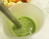 Foto del paso 4 de la receta: Zumo de melón con té Matcha