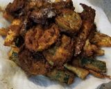 A picture of step 3 of Parmesan Crusted Fried Green Tomatoes & Zucchini Spears.
