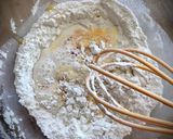 Foto del paso 2 de la receta Pastel de leche con manzana (en sartén)