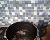 Foto langkah ke 2 dari resep Miyeok guk,sup rumput laut.