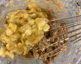 Foto langkah ke 2 dari resep Banana Cake - moist, no mixer.