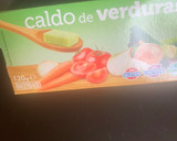 Foto del paso 2 de la receta: Sopita de verduras y pollo