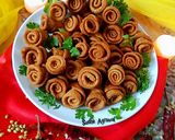 डिजाइनर रोल कोन मसाला मठरी (designer roll cone masala mathri recipe in Hindi) रेसिपी चरण 12 फोटो