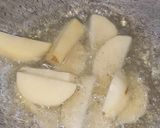 A picture of step 1 of Fry aloo.