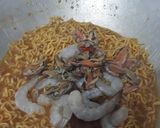 Foto langkah ke 2 dari resep Mie Goreng Jawa Seafood.