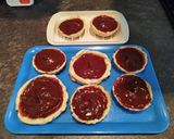 Foto del paso 9 de la receta Tartaletas de masa quebrada con mermelada casera y crema de chocolate