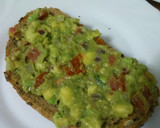 Foto del paso 5 de la receta: Tostas de guacamole