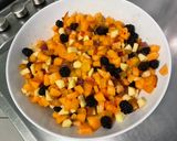 Une image de l'étape 17 de Salade de melon et fruits du jardin au jus d’agrumes.