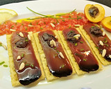 Foto del paso 9 de la receta: Pincho de mojama con olivada, tomate, albaricoque y piñones