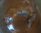 Foto del paso 2 de la receta: Chuletas de cerdo al salmorejo con papas fritas