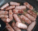 Foto del paso 3 de la receta Salchichas frescas con cebolla caramelizada