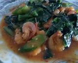 Foto langkah ke 7 dari resep 70,udang kailan tumis pedas.
