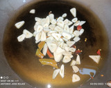 Foto del paso 1 de la receta: Riccioli, con ajo, guindilla y olivas negras