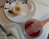 Foto del paso 4 de la receta: Bollitos de avellanas rellenos de crema de vainilla y cobertura de frambuesa